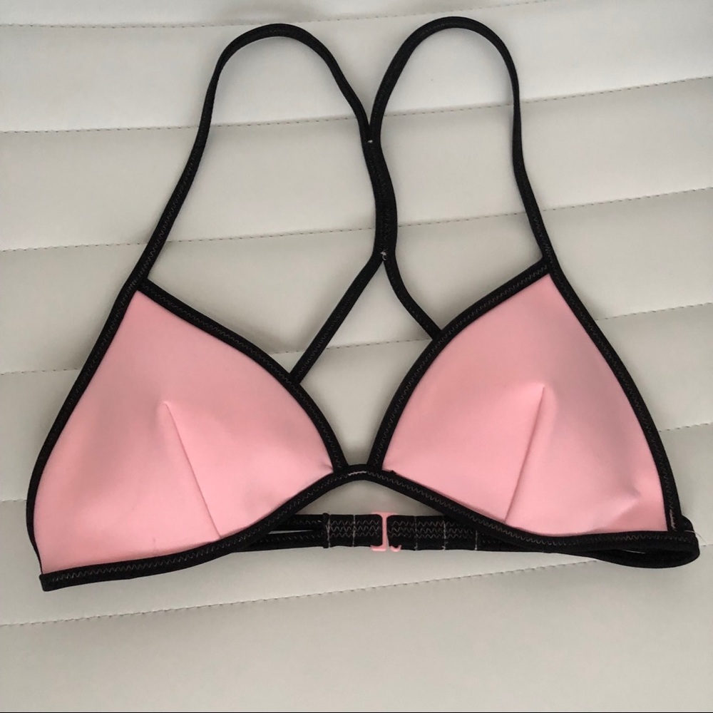 Victoria's Secret Bikini Top (NEW w/o tags) - Picture 1 of 2